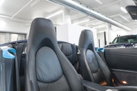 Voici une Porsche 997 Carrera S Cabriolet 2005 unique en son genre, convertie et modifiée profession... (image 2)