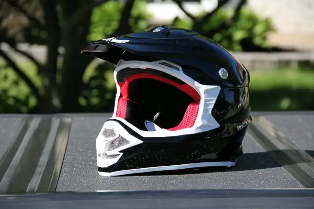 NEW PHX ADULT RAPTOR "PURE" ATV / MOTOCROSS HELMET. in Other in Brantford - Image 11