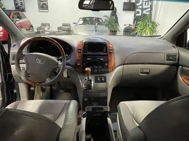 2007 Toyota Sienna XLE LTD AWD in Cars & Trucks in City of Montréal - Image 17