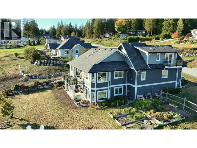 605 WOODLAND AVENUE Gibsons, British Columbia in Condos for Sale in Sunshine Coast - Image 32