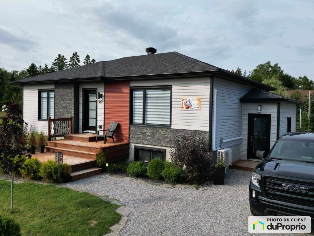 $459,000 - Bungalow for sale in Maria — photo 1