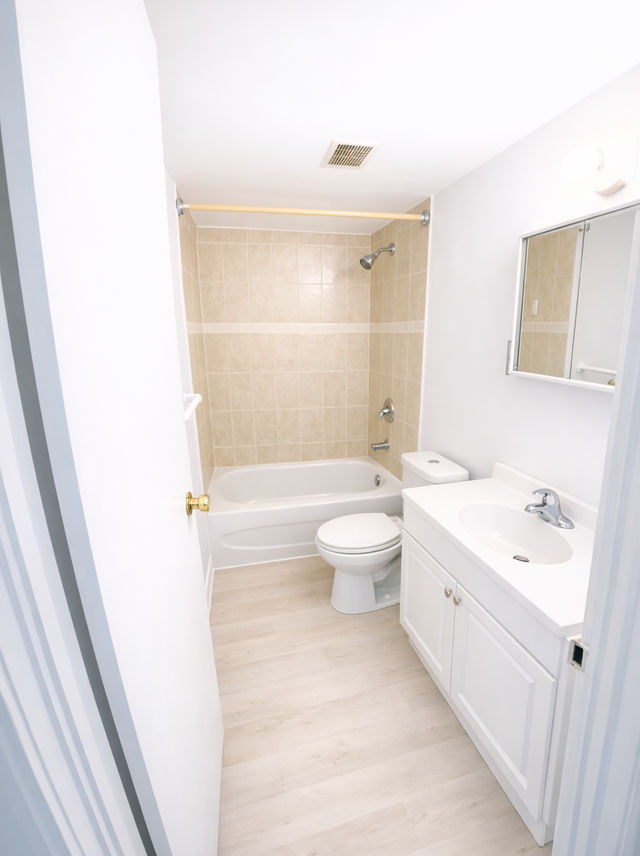 1 BEDROOM APARTMENT FOR RENT in Long Term Rentals in City of Toronto - Image 9