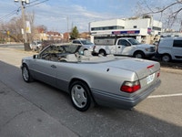 All vehicles come with a full vehicle History Report, ask to see it! 1994 mercedes e 320 convertible... (image 6)