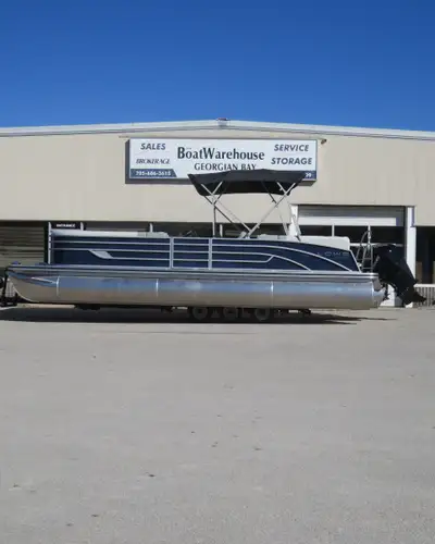 Mercury 200HP, L, 4S DTS, Mercury Vessel View, Storable Dinette Table, Adjustable Height Power Pedes...
