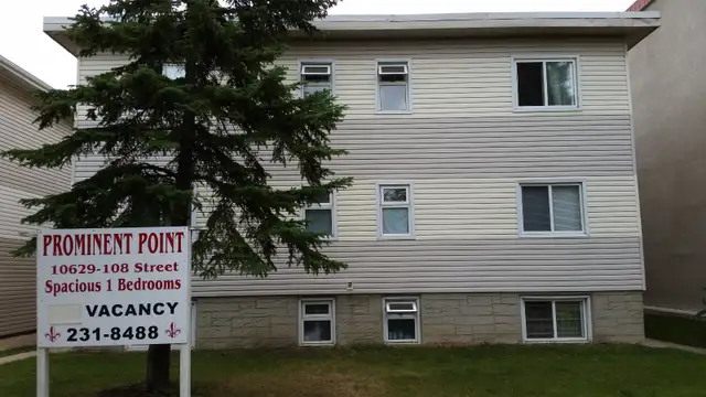 Walking distance to  LRT & Grant MacEwa.