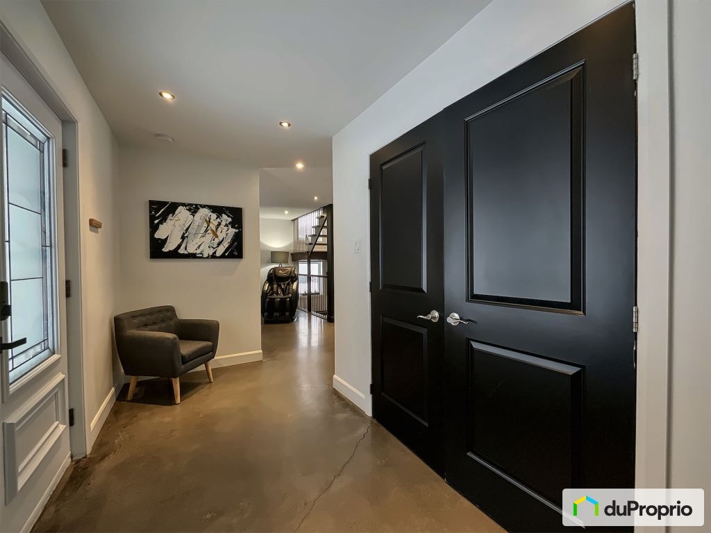 $995,000 - Intergenerational for sale in Ste-Catherine-de-la-JC — photo 2