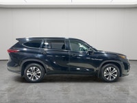ADAPTIVE CRUISE CONTROL, LED HEADLIGHTS, BLIND SPOT MONITOR, HEATED FRONT SEATS, CROSS-TRAFFIC ALERT... (image 8)