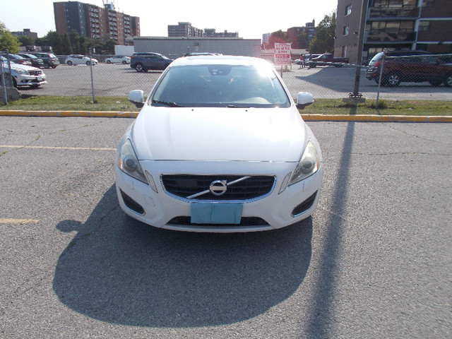 Volvo  2013 T5 , S60 , 2.5 , 5cyl. for sale in Cars & Trucks in Mississauga / Peel Region