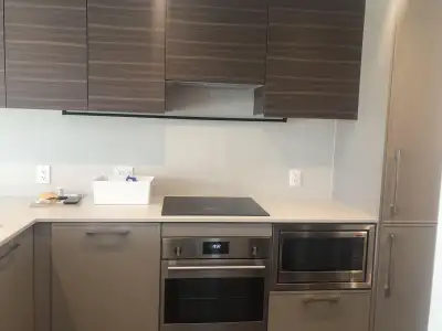 Welcome to King George Hub's Plaza One by PCI Development. This mint condition one bedrooms home fea...