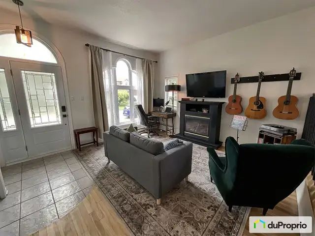 $549,900 - Bungalow for sale in Gatineau (Gatineau)63236186536451122