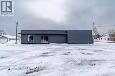 This commercial leasing opportunity offers up to approximately 2,500 square feet of versatile space...