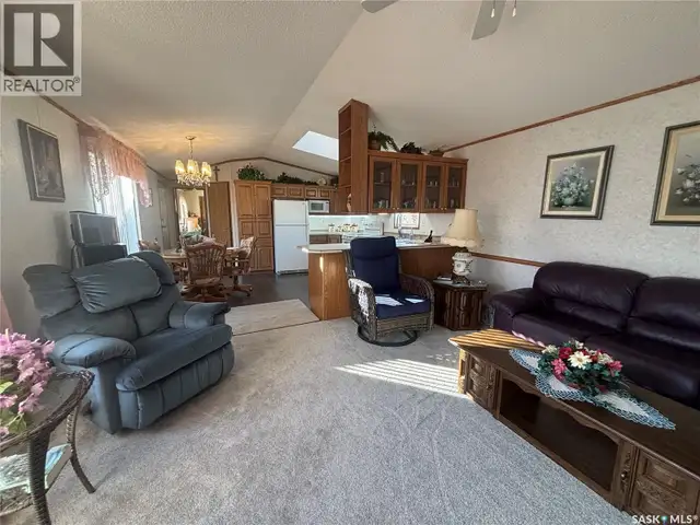 33 Cypress Mobile Home PARK Maple Creek, Saskatchewan in Houses for Sale in Swift Current - Image 12