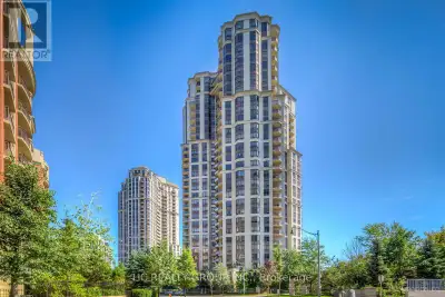 Discover urban sophistication in this bright 10th floor 1 bed 1 bath condo featuring +1 versatile de...