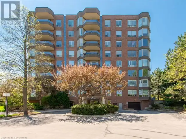 1901 PILGRIMS Way Unit# 502 Oakville, Ontario in Condos for Sale in Oakville / Halton Region - Image 2