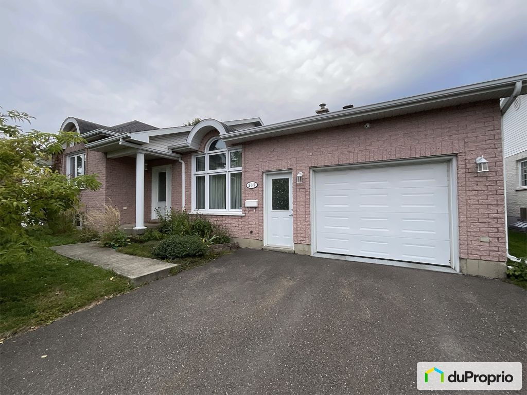 $549,000 - Split Level for sale in Granby — photo 2
