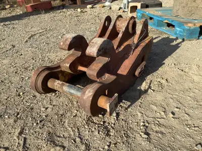 Welcome to Kent Farm Supplies Limited! TLB COUPLER 8in. between top ears, main pin diameter 1 3/4in....