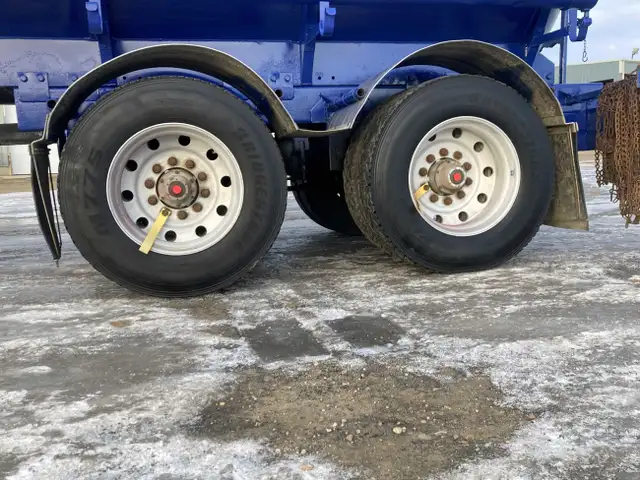 1999 Advance 27,000 Liter Quad axle Crude Oil Tanker Trailer in Heavy Equipment in Delta/Surrey/Langley - Image 10
