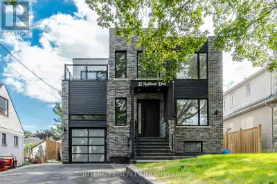 23 LOCKHEED BOULEVARD S Toronto (Humber Heights), Ontario