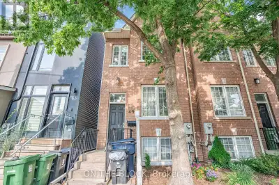 49 LESLIE STREET Toronto (Greenwood-Coxwell), Ontario