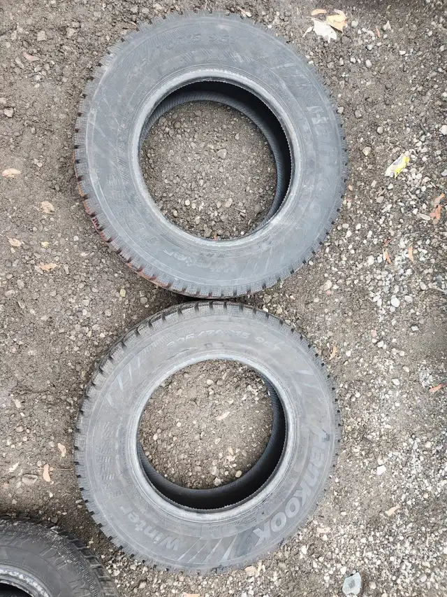 205 70 15 - TIRES - WINTER - PAIR - HANKOOK IPIKE in Tires & Rims in Kitchener / Waterloo - Image 3