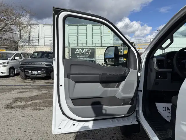2024 Ford F-550 Crew Cab 4x4 Service Truck with Welder and Compr in Heavy Trucks in City of Montréal - Image 44