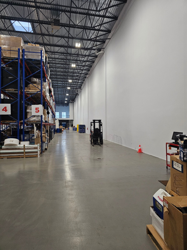 500 - 12,000 sqft shared industrial warehouse for rent in Delta in Commercial & Office Space for Rent in Vancouver - Image 3