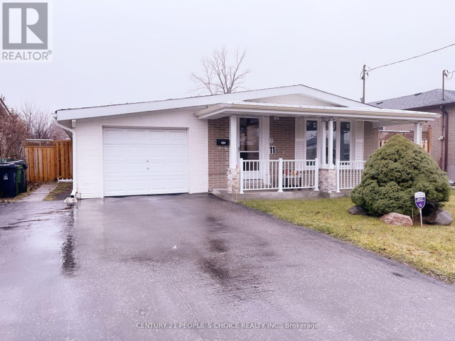 11 CHECKER CRT Toronto, Ontario in Houses for Sale in Markham / York Region - Image 2