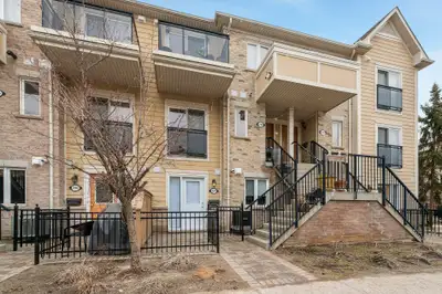 This suite is surrounded by gorgeous parks, great schools, visitor parking, close to public transit...