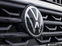 This Volkswagen Atlas Cross Sport delivers a Intercooled Turbo Premium Unleaded I-4 2.0 L/121 engine... (image 9)