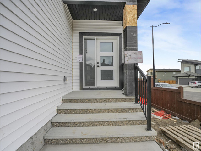 54 BRUNSWYCK CR Spruce Grove, Alberta in Houses for Sale in Edmonton - Image 3