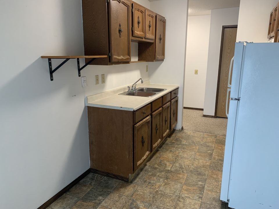 5922 – 59 Avenue - 4 Apartment for Rent 2