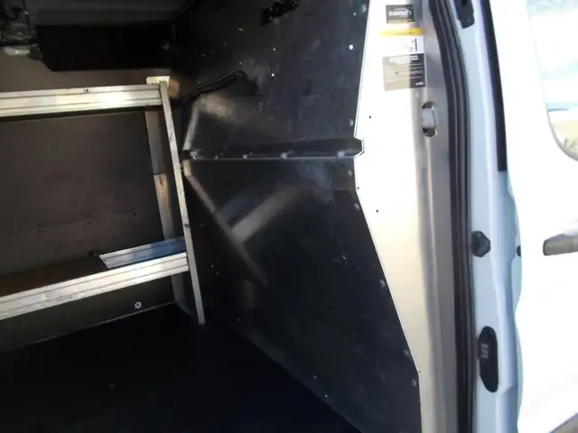 2020 Ford Transit Cargo Van T250 Low Roof in Cars & Trucks in Bedford - Image 15