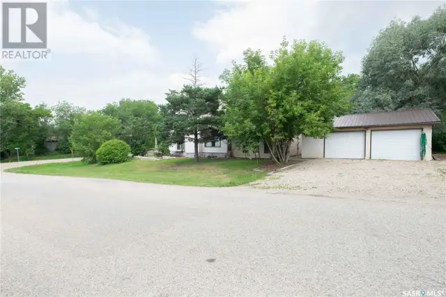 501 Bank STREET Saskatchewan Beach, Saskatchewan in Houses for Sale in Moose Jaw - Image 4
