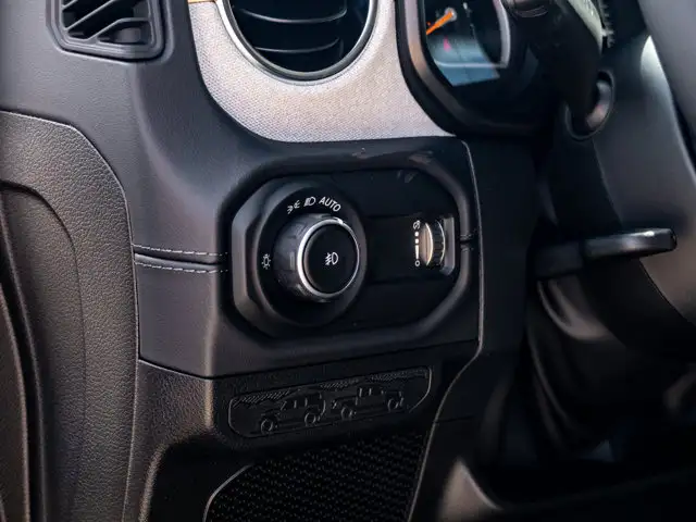 2026 Jeep Wrangler Sahara in Cars & Trucks in Barrie - Image 23