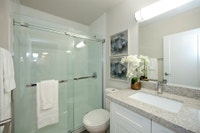 Realstar's Rockliffe Park Suites offers an exceptional opportunity to live in Downtown Oakville. We... (image 8)