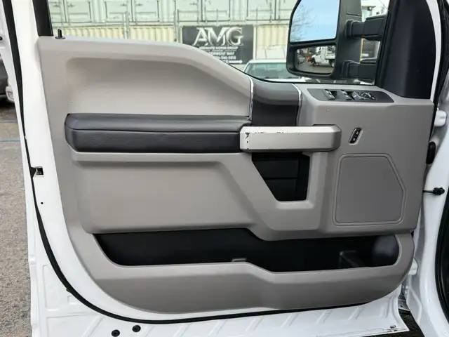 2017 Ford F-450 Super Duty XL 4x4 Crew Cab 9 Foot Dump Truck in Heavy Trucks in Regina - Image 40