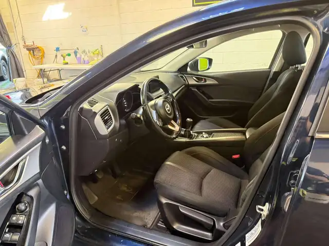 2018 Mazda 3 GS598698414205184007