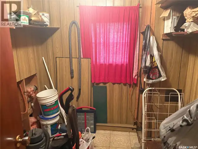 8 Hunter BAY Fishing Lake, Saskatchewan in Houses for Sale in Saskatoon - Image 12