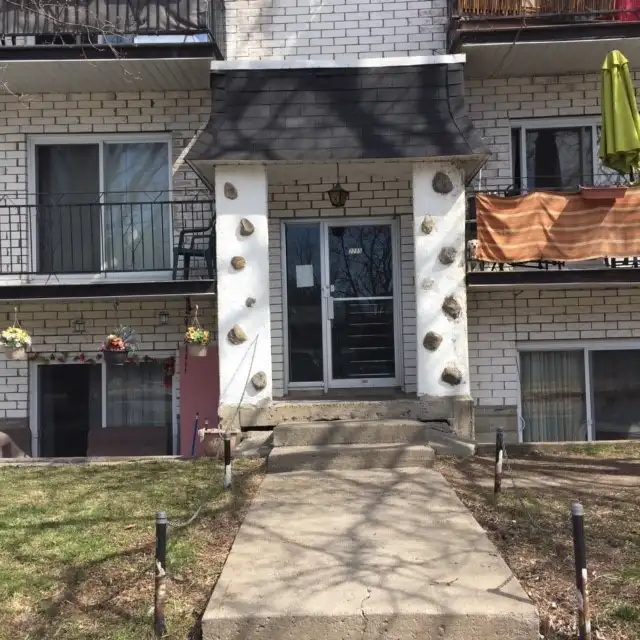 Vieux-Longueuil – Beau et grand 4½ à louer (tout inclus)