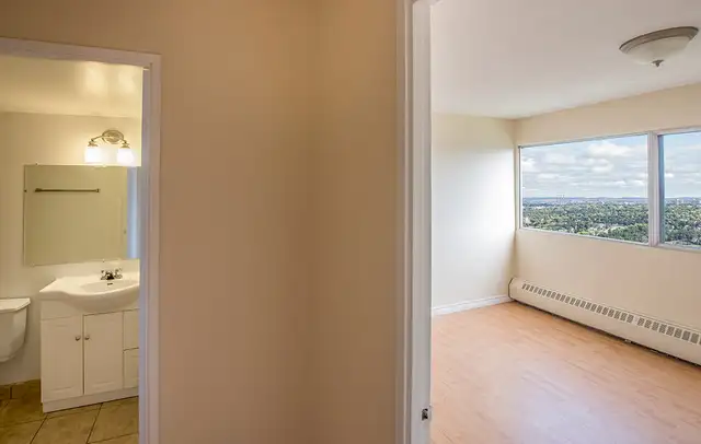 3 BEDROOM WITH VIEWS | GET ONE MONTH FREE! in Long Term Rentals in City of Halifax - Image 5
