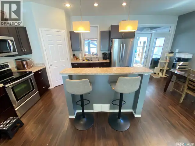 703 Barber CRESCENT Weyburn, Saskatchewan in Houses for Sale in Regina - Image 3