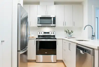 Modern & stylish 1 bedroom in North Van-Call Today!