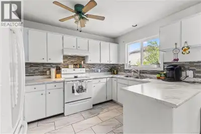 This 3 bed,2 bath rancher offers comfortable one-level living in a convenient, family-friendly locat...