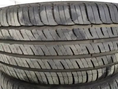 **IF YOU SEE THIS AD, TIRES STILL FOR SALE** 4 x 235/55/19 MICHELIN primacy all season tires 85 % 90...