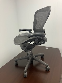 AERON chairs, pre owned plus many other high end office chairs in Chairs & Recliners in Mississauga / Peel Region - Image 6