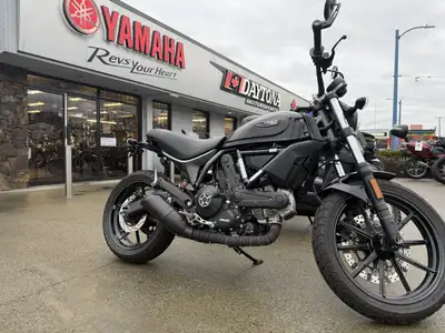 MSRP $5999 + $199 Doc = $6198 + Applicable taxes! KMS 4000 Accessories: Tail tidy, Corban seat (Brow...