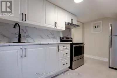 UNIT 3 - 81 MCMILLAN DRIVE Oshawa (O'Neill), Ontario