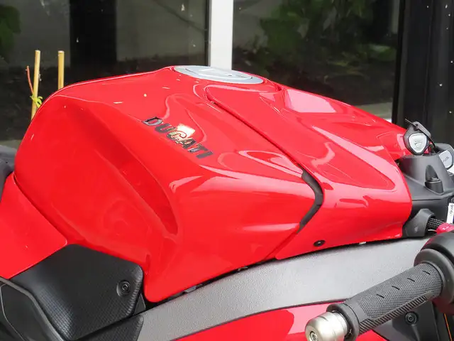 2025 Ducati Panigale V4 S Ducati Red in Sport Bikes in Cambridge - Image 21
