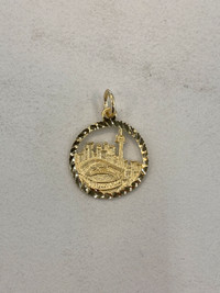 NEW! 10K Gold Toronto Skyline Pendant