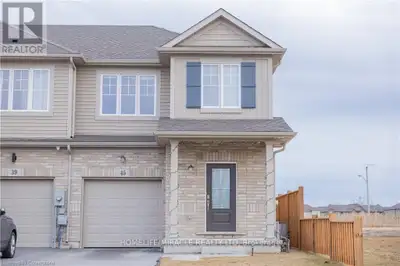 his charming 3-bedroom, 2.5-bathroom corner unit townhouse offers a spacious and functional layout....